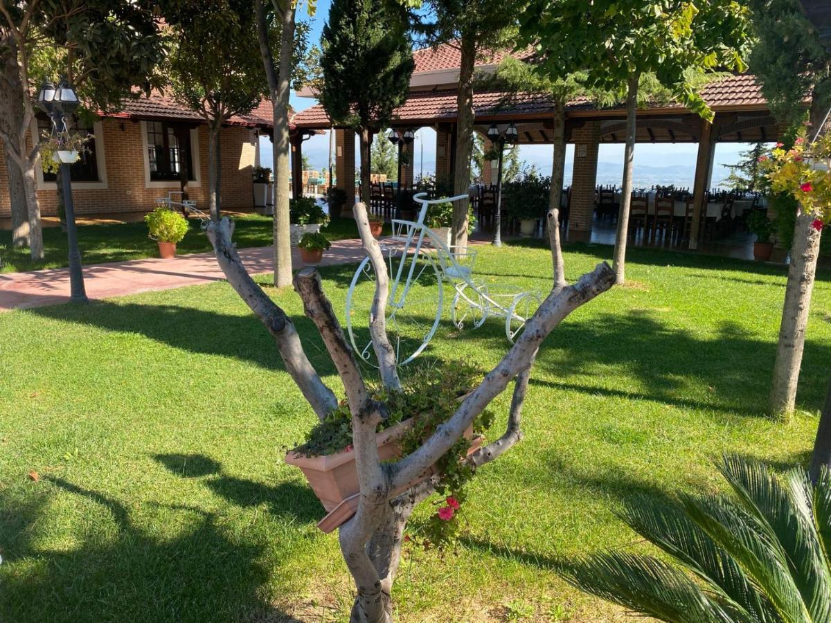 Ardenica Boutique Hotel Lushnjë Extérieur photo