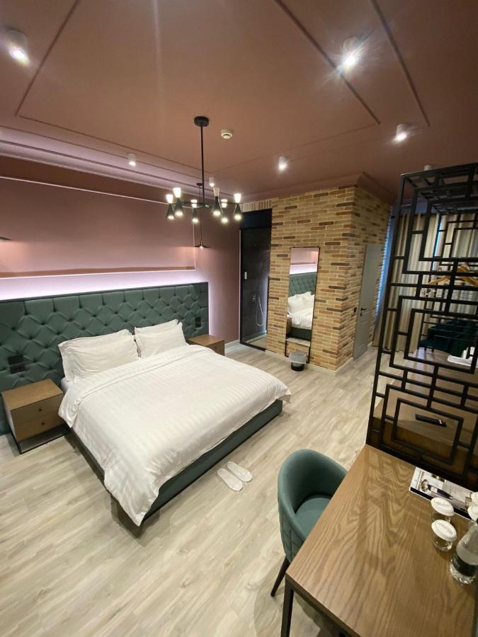 Ardenica Boutique Hotel Lushnjë Extérieur photo